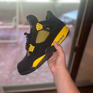 ❗️SOLD❗️Air Jordan Retro 4 ‘Thunder’